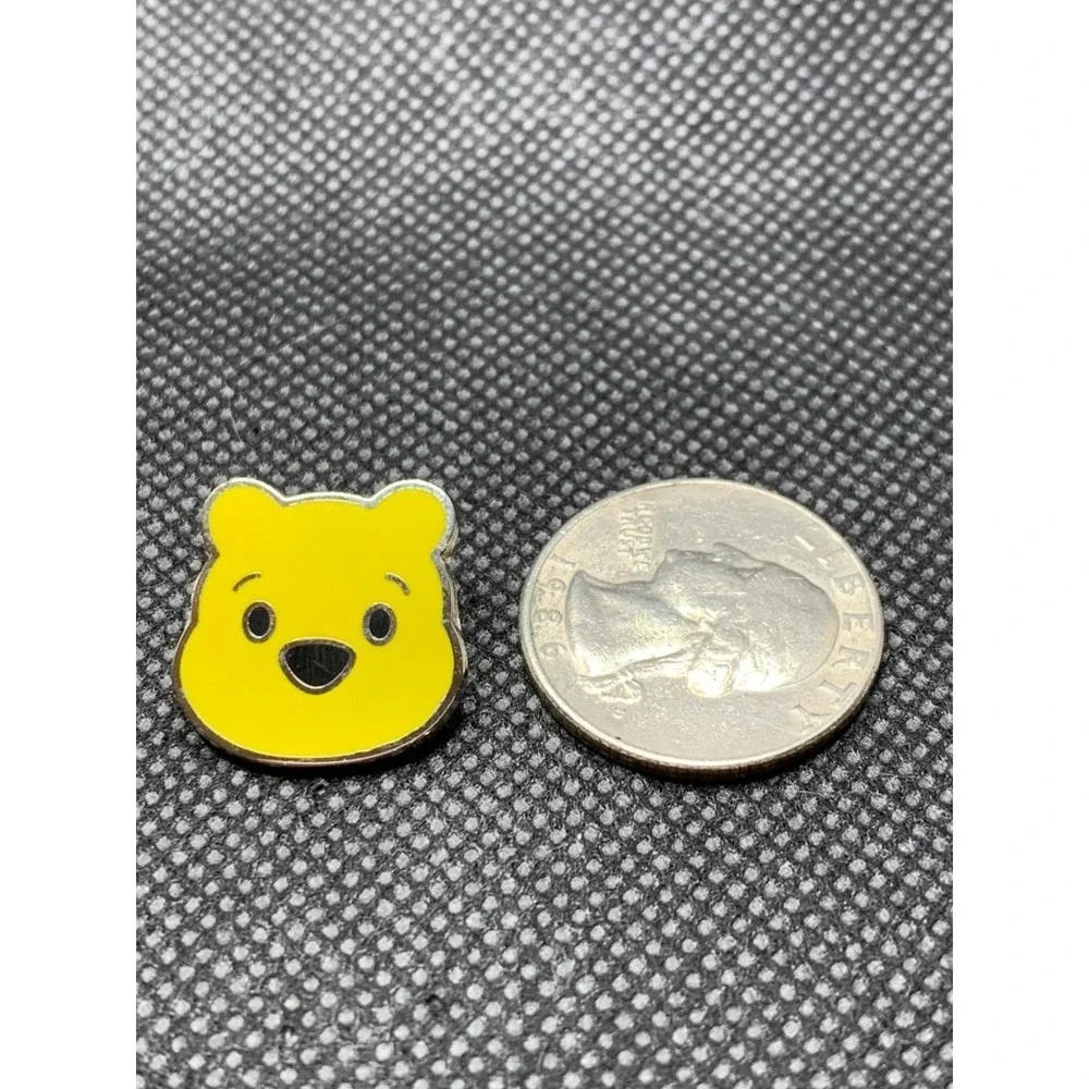 2007 Winnie the Pooh Cutie Disney trading pin